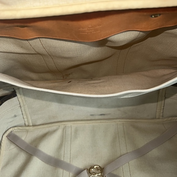 Louis Vuitton Sirius travel includes dust bag + 2 more accessories - tag name. - Picture 12 of 15